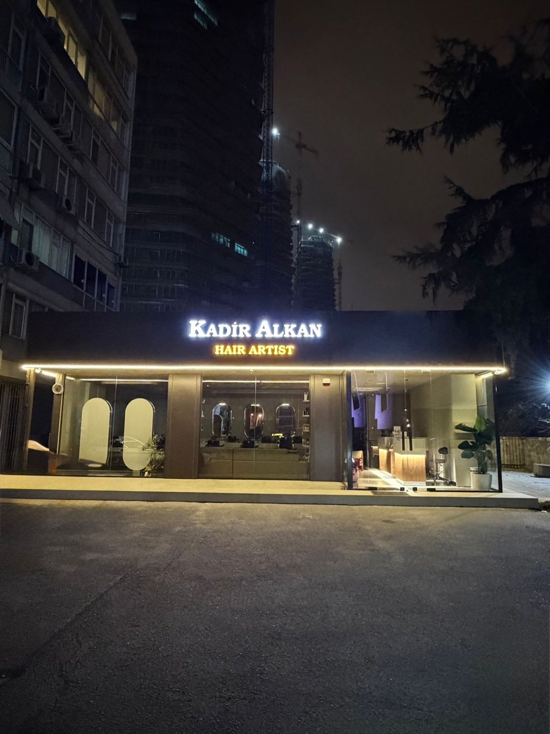 Etiler salonundan bir kare